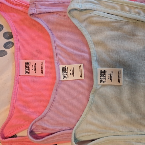 Ribbed tank tops - Picture 2 of 3